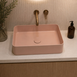 Umywalka ceramiczna nablatowa różowa bez otworu na baterie 50 x 35 cm LERA pink