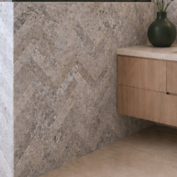 Trawertyn Grey Silver płytka 30,5×7,5 cm – naturalny kamień do ścian i podłóg